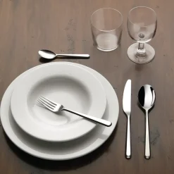 Amici tafelmes, Roestvrij staal