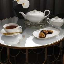 Anmut Gold theeschotel, Wit