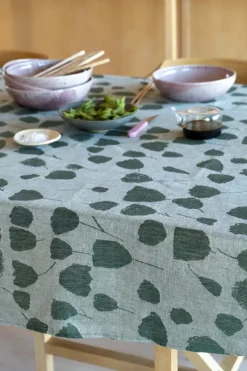 Bouquet tafelkleed 147x147 cm, Groen-off-white