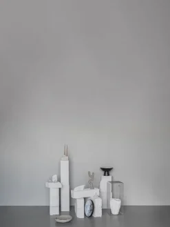 By Hand schaal op voet Ø31,5x20 cm, Off-white