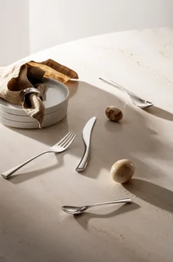 Cobra mes, Roestvrij staal