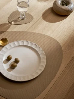 Corduroy onderzetter curve, Nougat