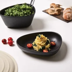 Curve Stoneware diep bord 19x22 cm, Black