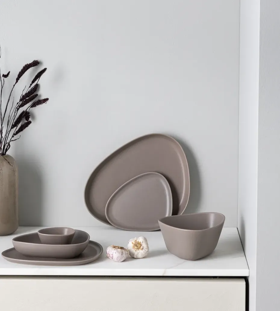 Curve Stoneware diep bord 19x22 cm, Warm grey