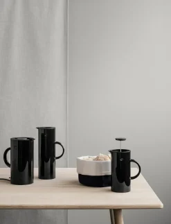 EM77 Stelton thermoskan 1 l., black shiny (zwart glanzend)