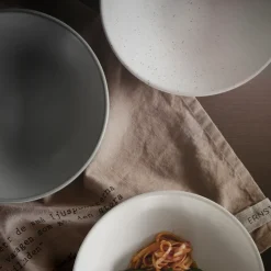 Ernst diep bord 22 cm, Gestippeld-wit