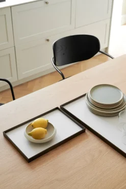 Frame dienblad medium 23x34 cm, Gerookt eikenhout-beige