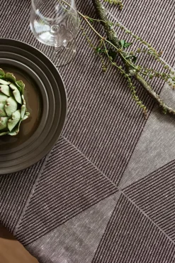 Geometric tafelkleed 147x250 cm, Bruin-wit