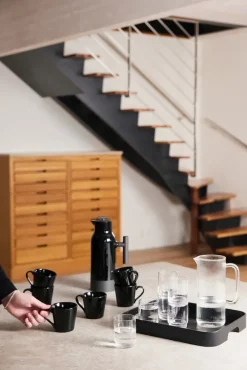 Hanna dienblad, Zwart