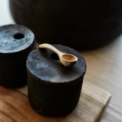 Hazel zout- en peperset, Bruin