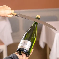 Laguiole By Hâws champagnesabel 27 cm, Olijfhout-roestvrij staal