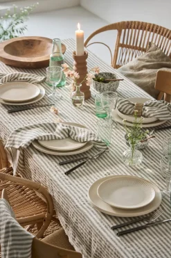 Leon tafelkleed 145x270 cm, Seagrass