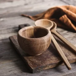 Levi saladebestekset, Eiken