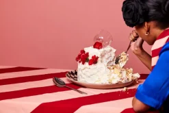 Leya stripe tafelkleed 150x250 cm, Rood-roze