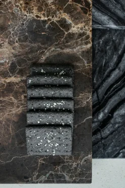 Marble dienblad large 18x38 cm, Black-grey