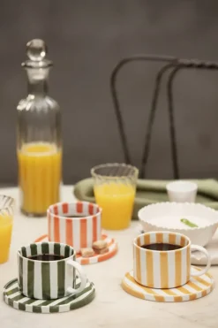 Monica kop met schotel, Roest