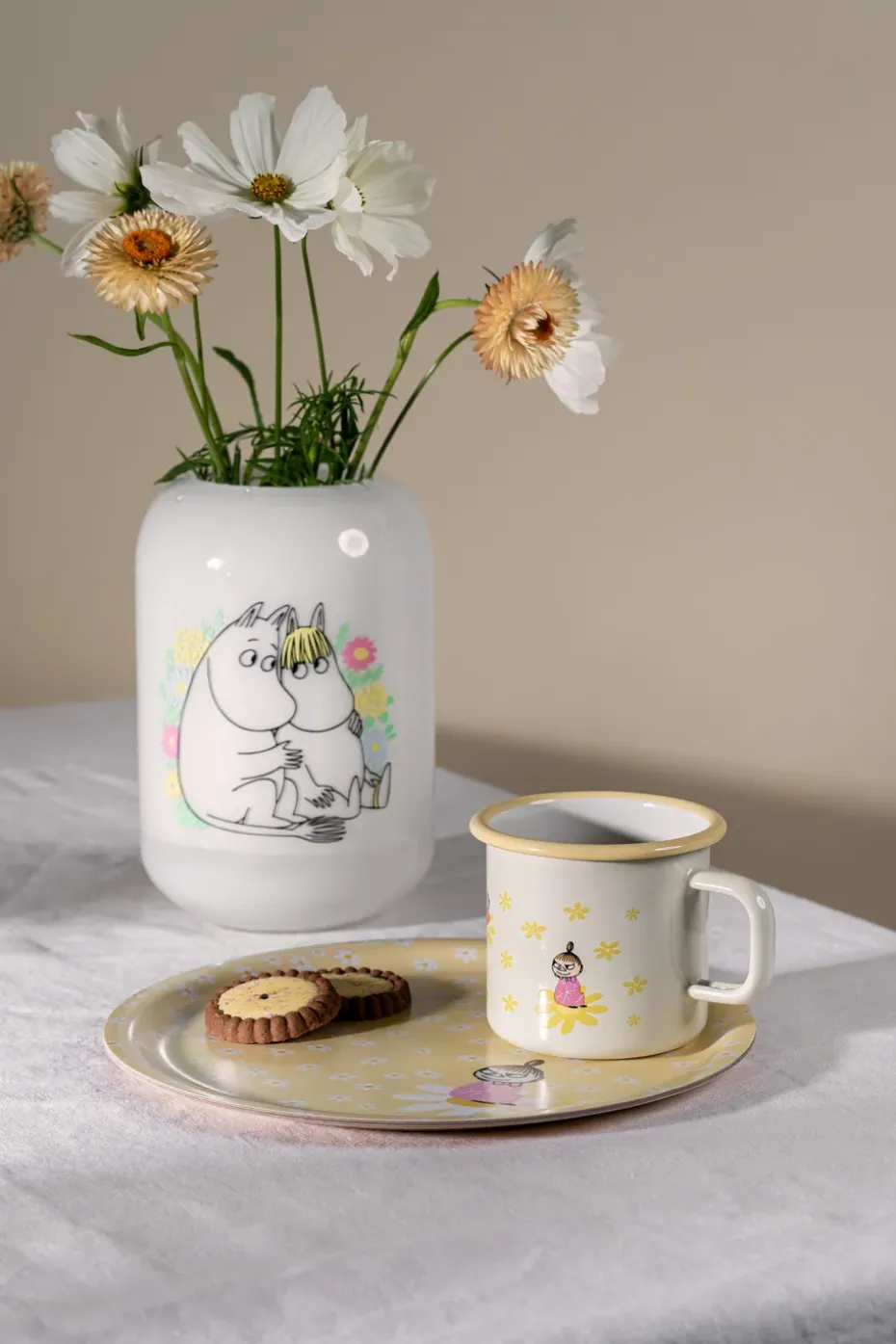Moomin emaille mok 37 cl, Flowers