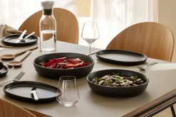 Nordic Kitchen zwarte saladeschaal, Ø28 cm