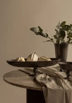 Pavot serveerschaal op voet, Bruin