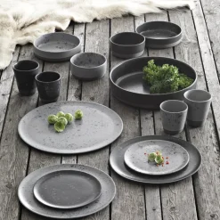 Raw serveerbord Ø34 cm., grijs met stippen