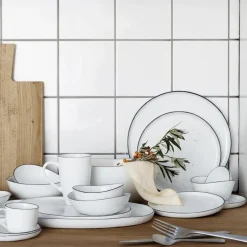 Salt bord zonder stippen, Ø 18 cm.