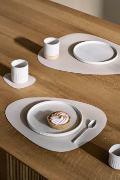 Serene placemat curve M, Cream