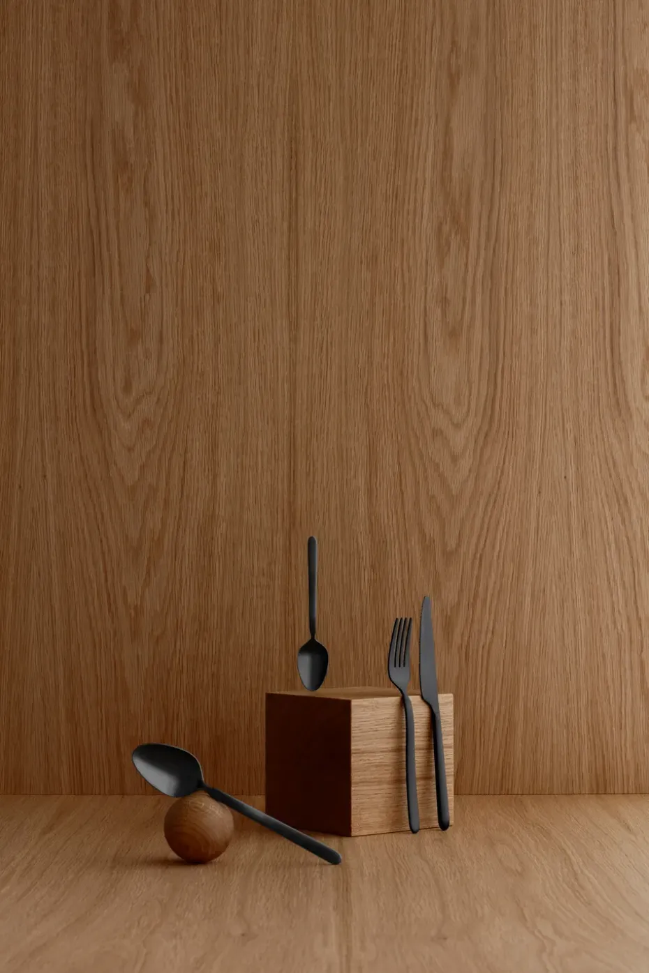 Stella tafelmes, Zwart