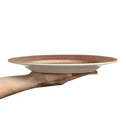 Stripes bord Ø28 cm, Cinnamon