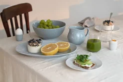 Swedish Grace bord Ø27 cm, ice (lichtblauw)