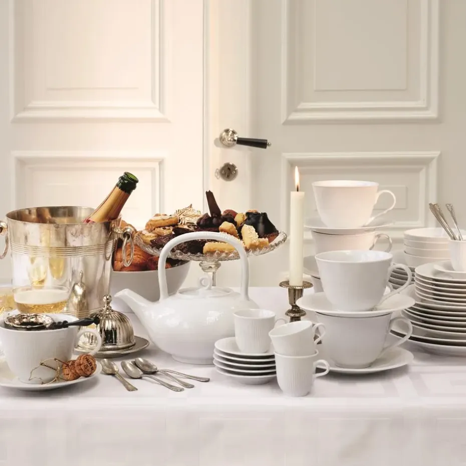 Swedish Grace theepot, snow (wit)