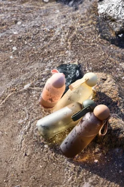 Tom waterfles 65 cl, Geel